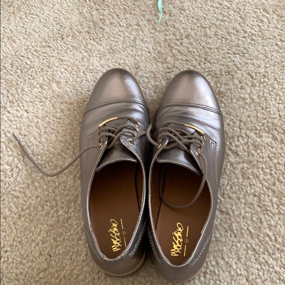 Retro Silver shoes